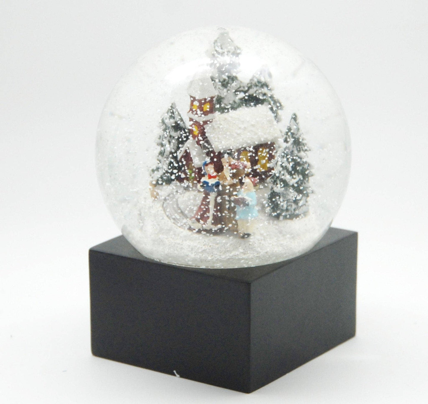 Bola de nieve para paseo navideño sobre base cuadrada negra «Pure-line» de 10 cm de diámetro