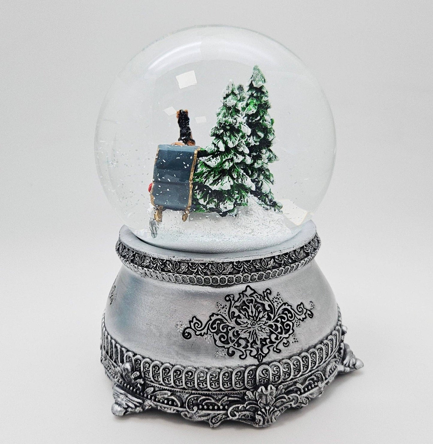Carruaje nostálgico en forma de bola de nieve que cruza el puente sobre base de hojalata de 100 mm de diámetro con caja de música
