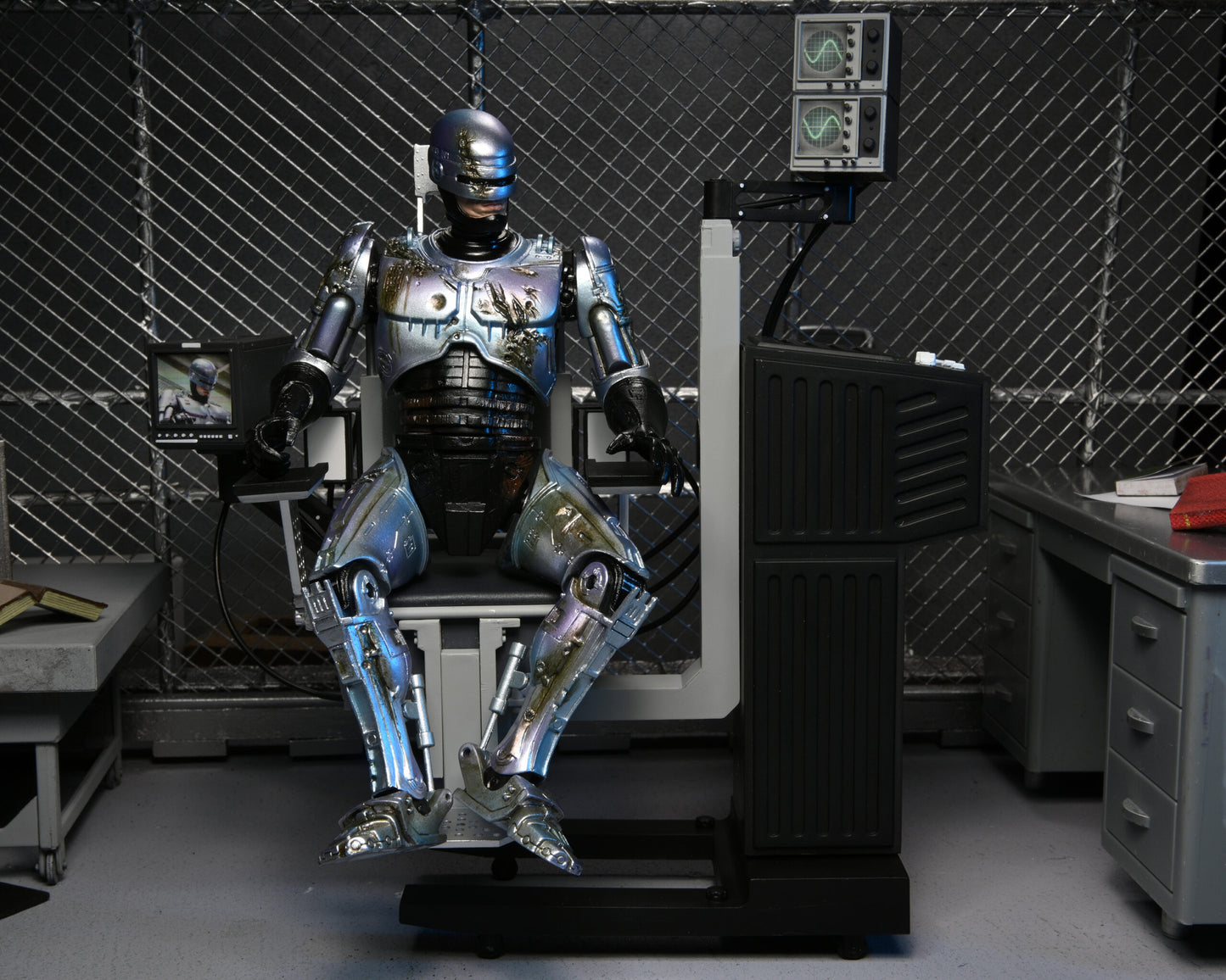 BD-Robocop13-scaled