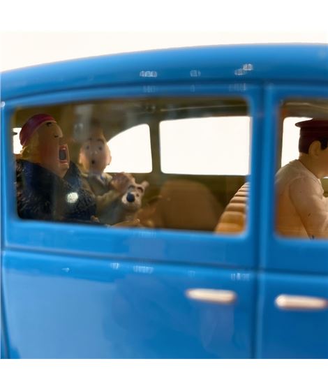 coche-escala-1-24-32-la-voiture-de-la-castafiore-le-sceptre-dottokar (2)