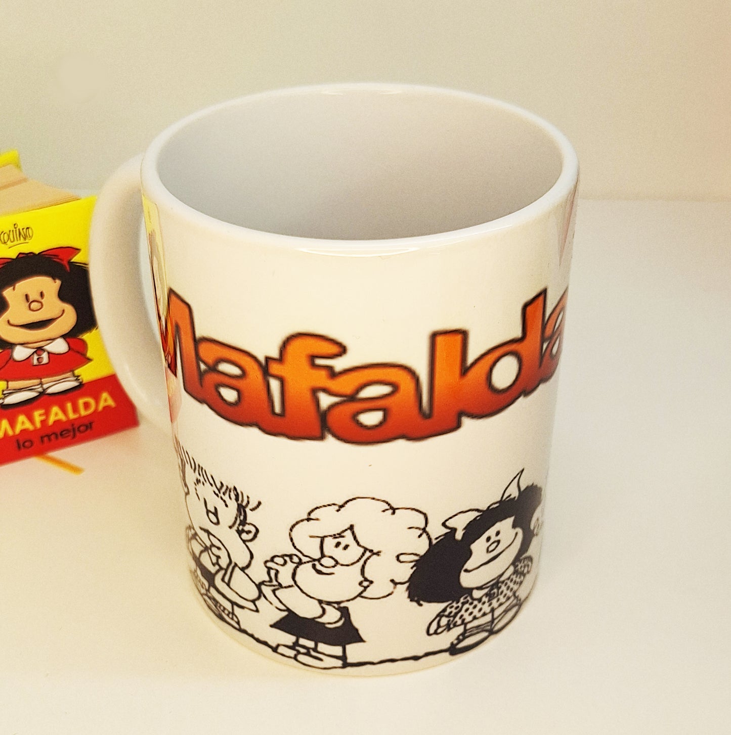 Taza Mafalda y familia