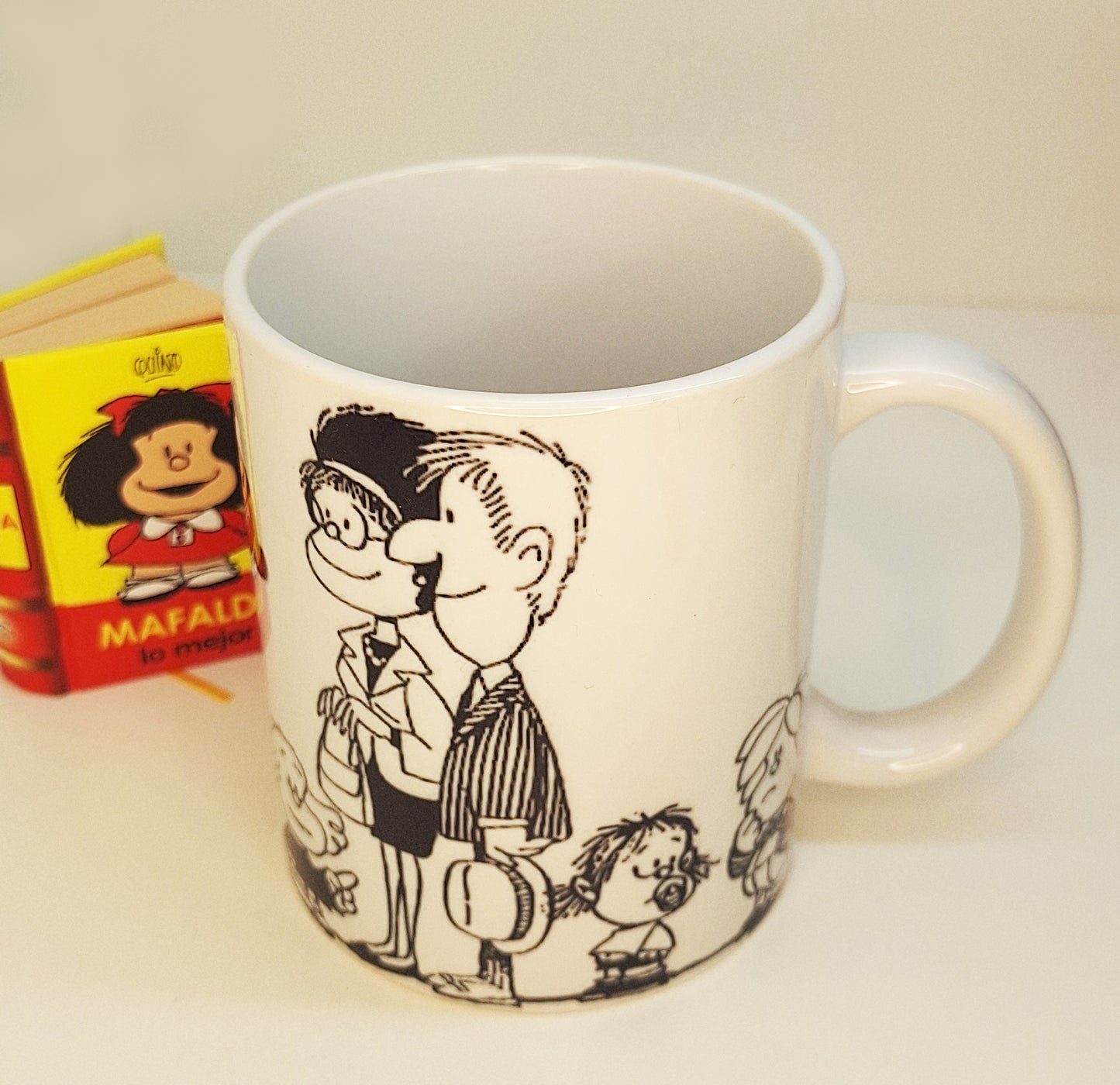 Taza Mafalda y familia