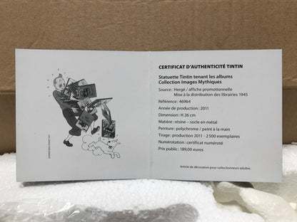 Tintin tenant les albums – Version 1 – Collection Images Mythiques –2011